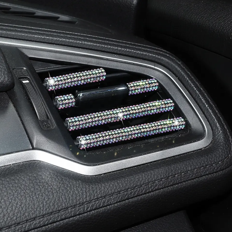 thumbnail image 1 of Accesorios de coche para mujer, embellecedor de salida de ventilación de coche brillante, tira decorativa de aire acondicionado de coche con diamantes de imitación, 1 of 4