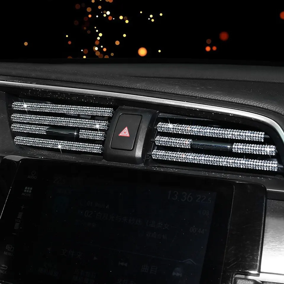 thumbnail image 4 of Accesorios de coche para mujer, embellecedor de salida de ventilación de coche brillante, tira decorativa de aire acondicionado de coche con diamantes de imitación, 4 of 4