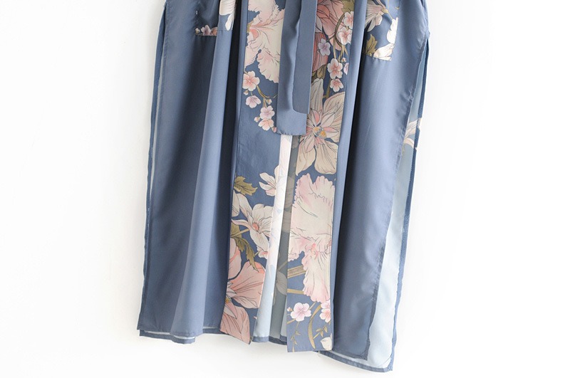 thumbnail image 4 of Batas de kimonos largas, suaves, ligeras y sedosas para mujer, bata floral de lujo para mujer (pavo real), 4 of 5