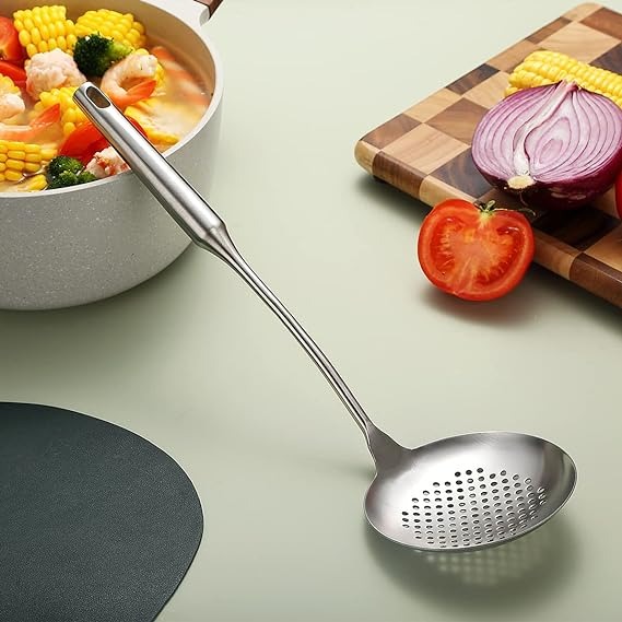 Espumador de colador, Espumador de cocina resistente de acero inoxidable, cuchara ranurada, con mango cómodo y orificios para colgar, fácil de almacenar y apto para lavavajillas