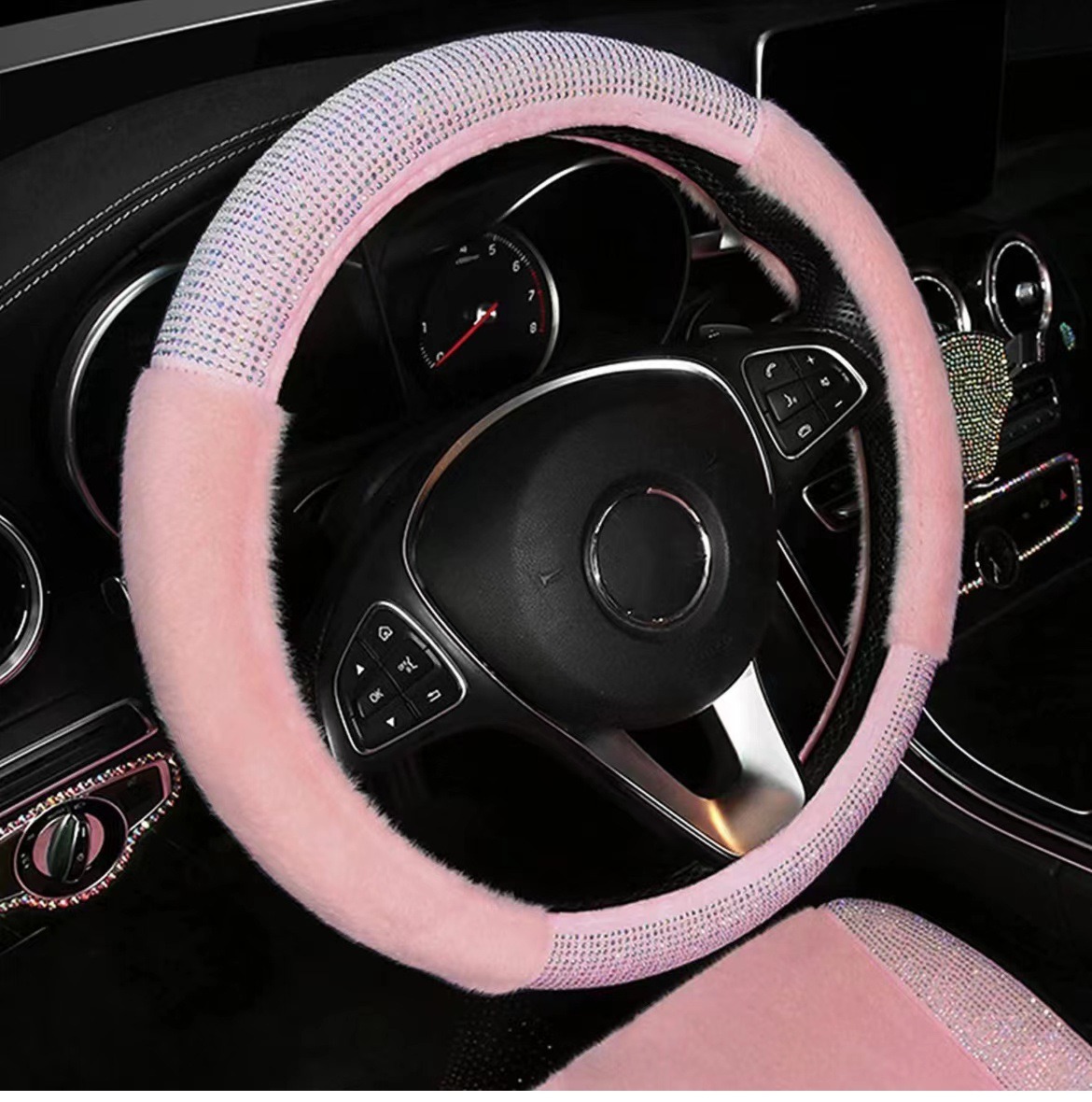 thumbnail image 1 of Funda para volante esponjosa rosa, universal, 15 pulgadas, suave, de lujo, lana sintética, antideslizante, con diamantes de imitación, para mujeres y niñas, 1 of 4