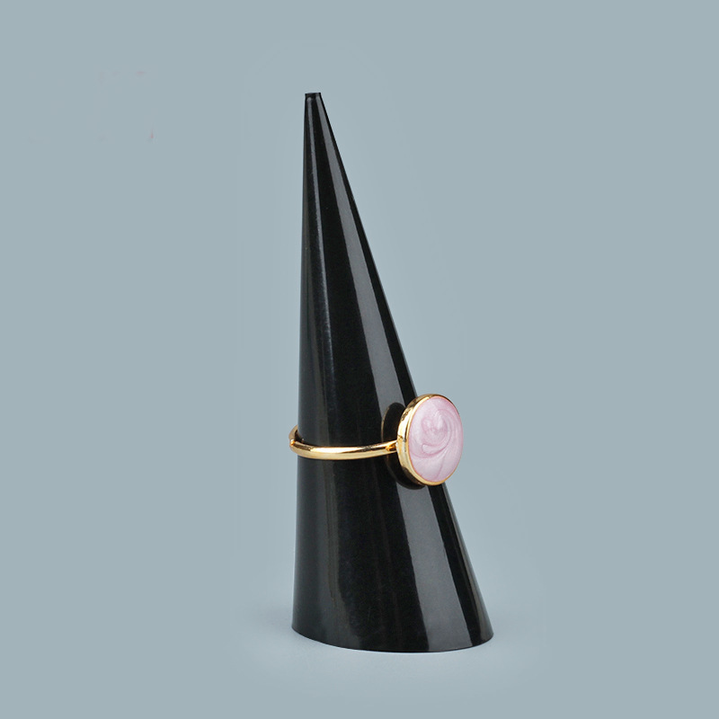 thumbnail image 3 of Paquete de 5 Expositores de Anillos Acrílicos en Forma de Cono YONGSHENG Negro, 3 of 3