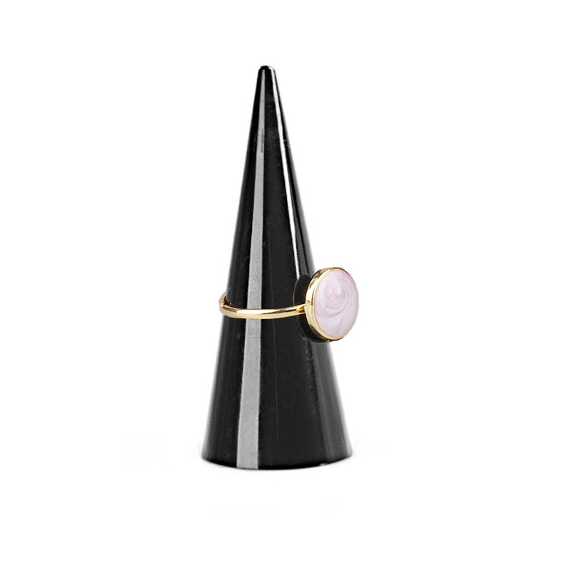 thumbnail image 2 of Paquete de 5 Expositores de Anillos Acrílicos en Forma de Cono YONGSHENG Negro, 2 of 3