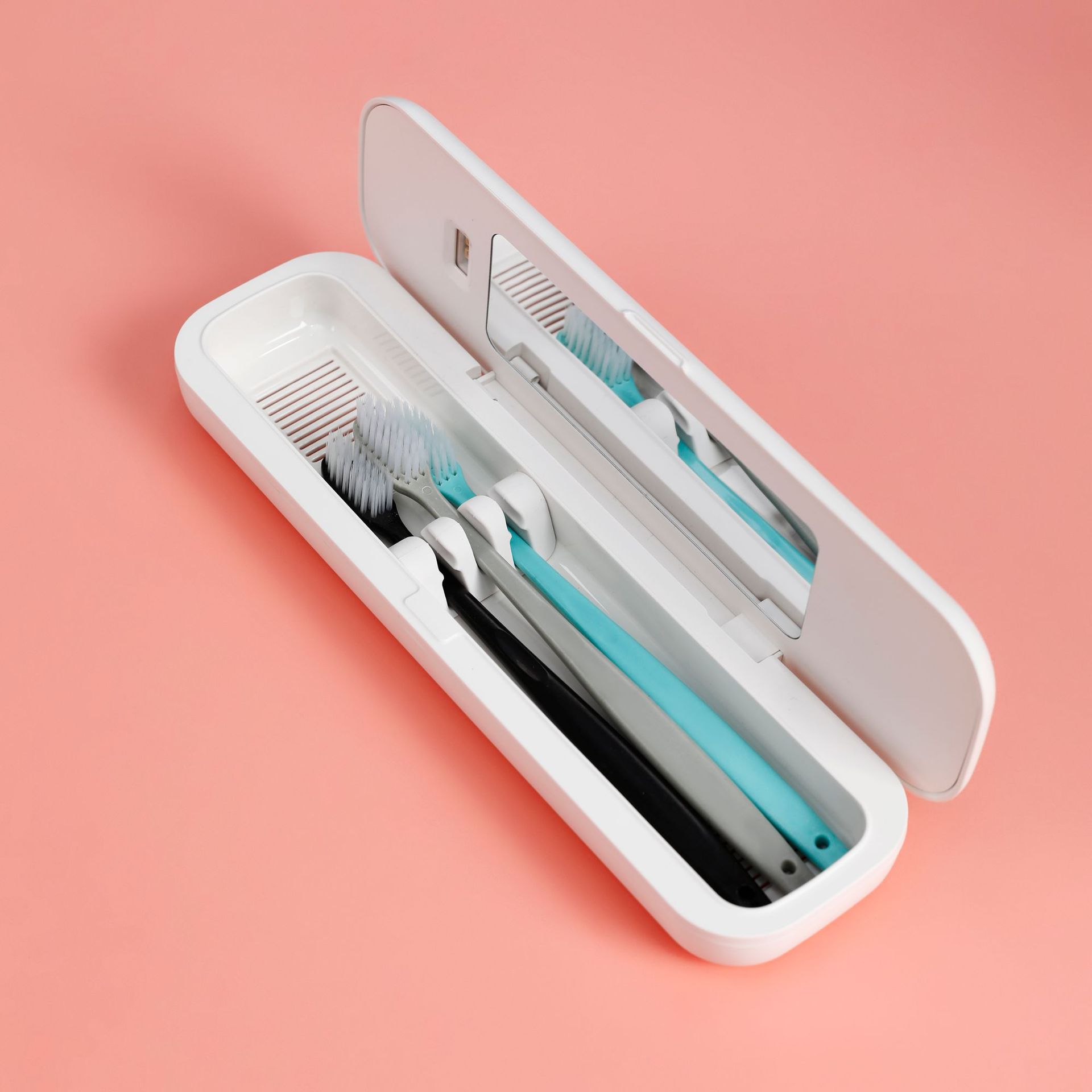 thumbnail image 4 of Desinfectante UV portátil para cepillos de dientes Estuche de viaje Esterilización de ciclo automático UV-C y caja esterilizadora recargable Soporte para limpiador Se adapta a cabezales de c, 4 of 5