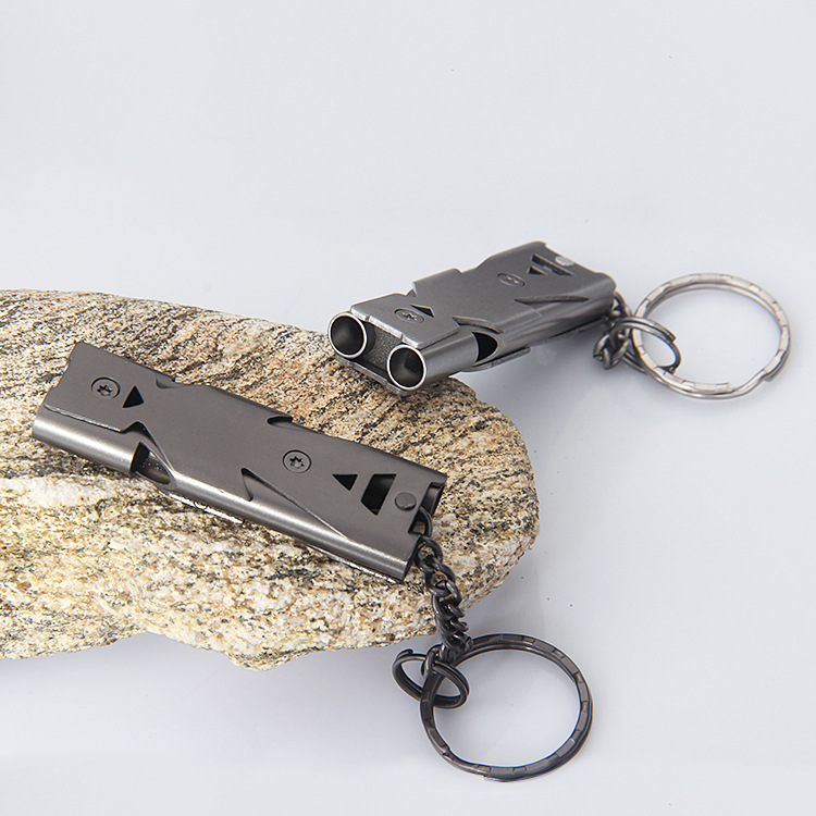 thumbnail image 5 of Silbato de entrenamiento para perros negro, silbato ultrasónico ajustable profesional para perros de 150 decibelios con cordón gratuito para Camping Rescue Ra, 5 of 5