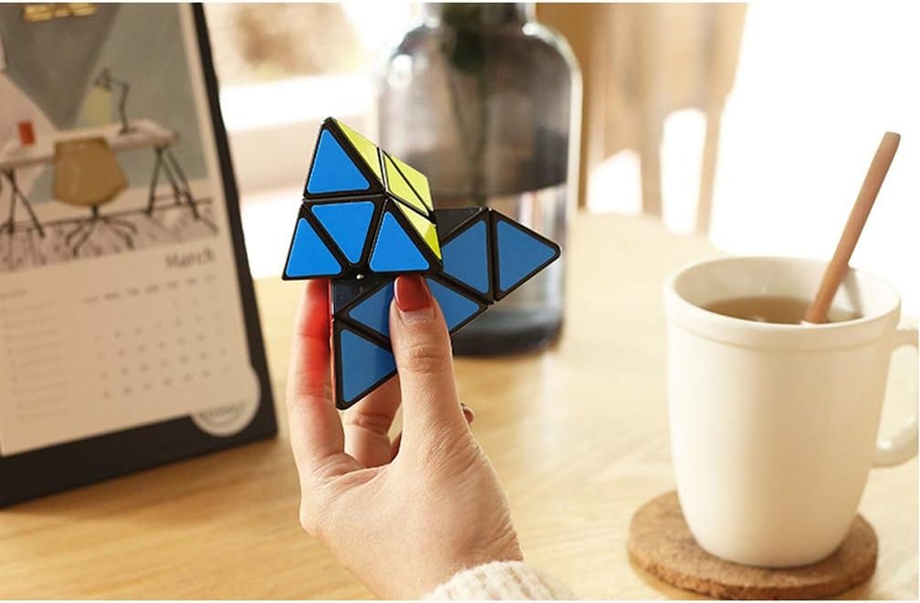 thumbnail image 3 of Pyramid Speed ​​Cube, 3x3x3 Qiming Pyramid Speed ​​Cube Triángulo Cubo Rompecabezas Cubo Mágico (Negro) Triángulo Cubo Mágico Rompecabezas para Niños Adultos, 3 of 5